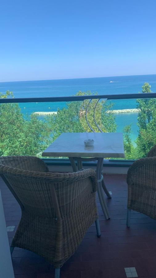 Hotel Majestic Gabicce Mare Exterior foto